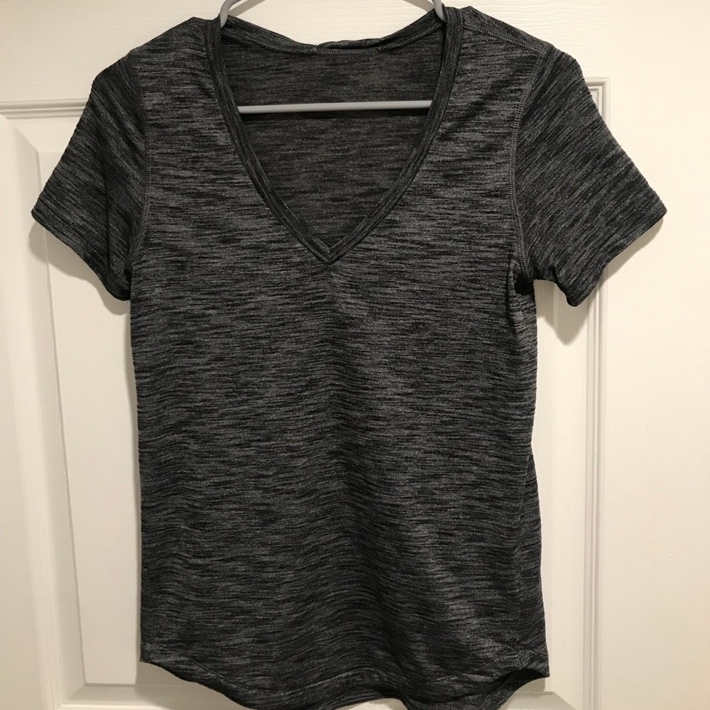 Lululemon heathered dark gray v-neck tee shirt